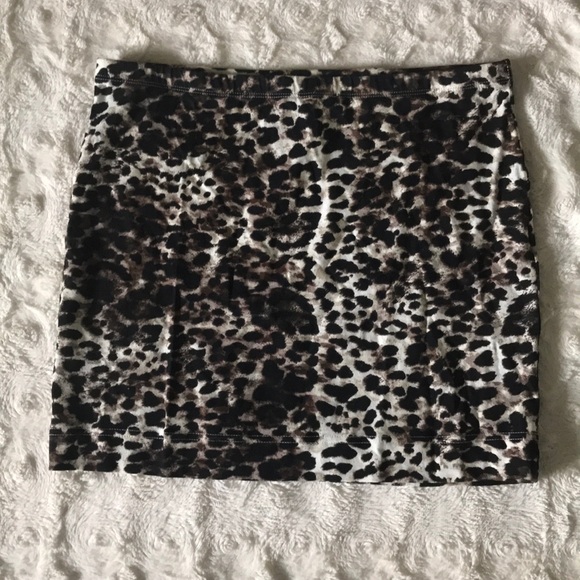 H&M Dresses & Skirts - Leopard print mini skirt H&M Dresses & Skirts - Leopard print mini skirt